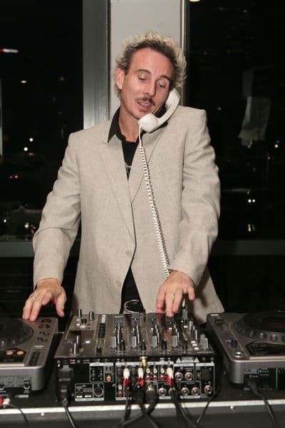 Profile image of DJ Joey Lightbulb