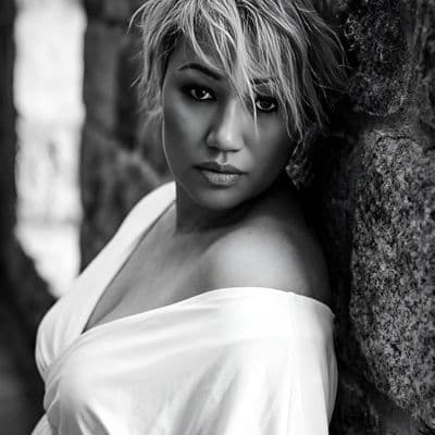 Profile image of Paula Parore