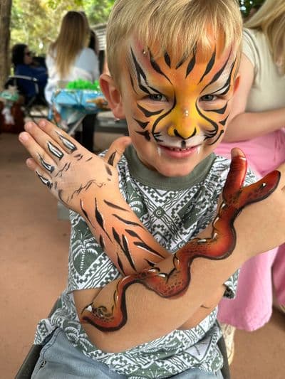 Profile image of Sharon (2 face paint)