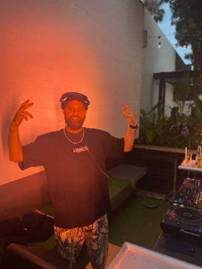 Profile image of CAM WARD