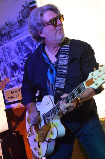 Profile image of Renny G and The Houses