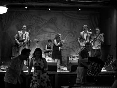 Profile image of Miss Barbara Clifford & The Shakin’ Tailfeathers