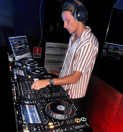 Profile image of Vngel