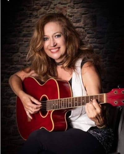 Profile image of LAURA DOOLAN SOLO