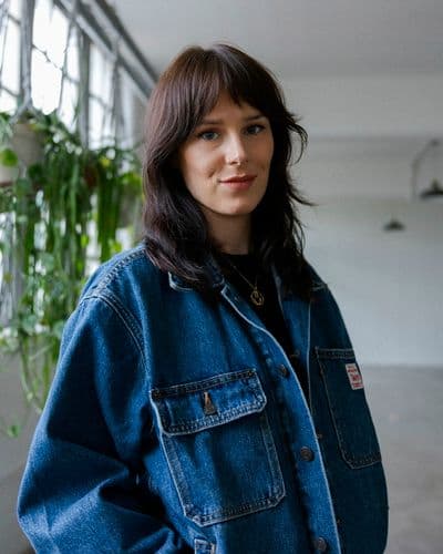 Profile image of Laura Jackson