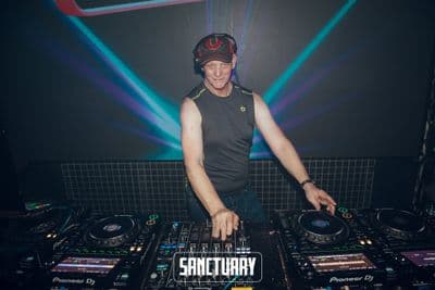 Profile image of Neil Hume