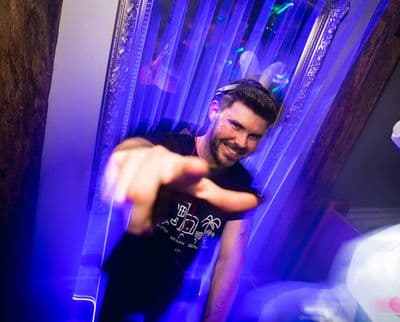 Profile image of DJ Elliott Vale