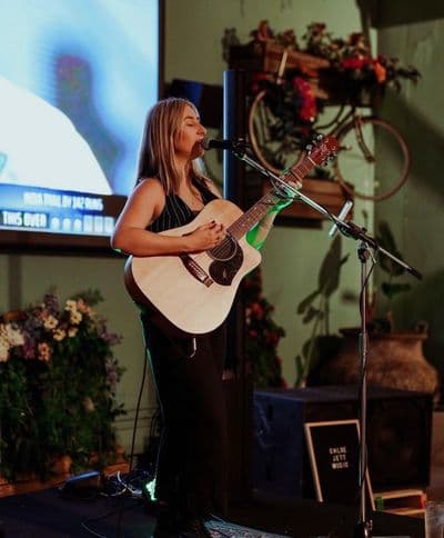 Profile image of Chloe Jett