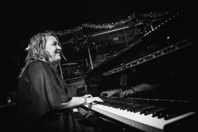 Profile image of Paula Girvan