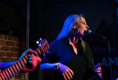 Profile image of Amy and Earl