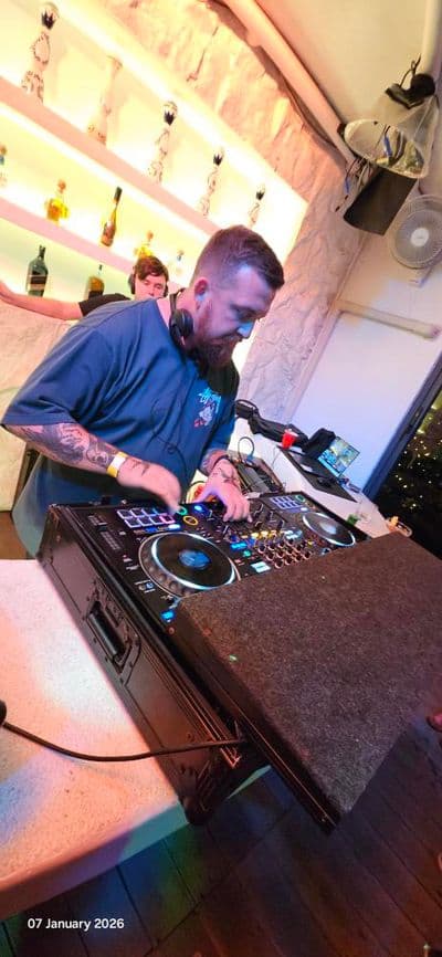 Profile image of Vinny Rowan