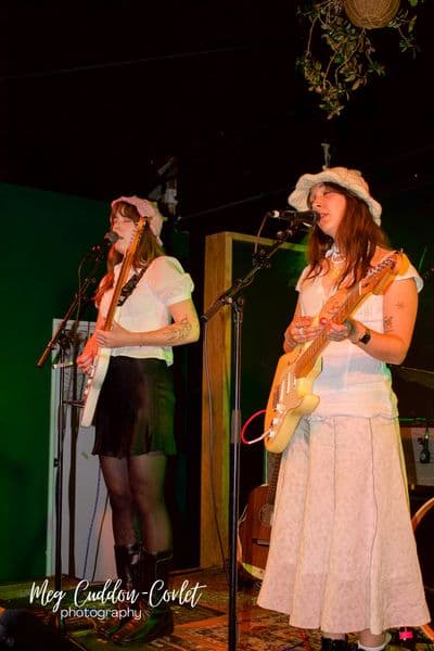 Profile image of Leah & Josette