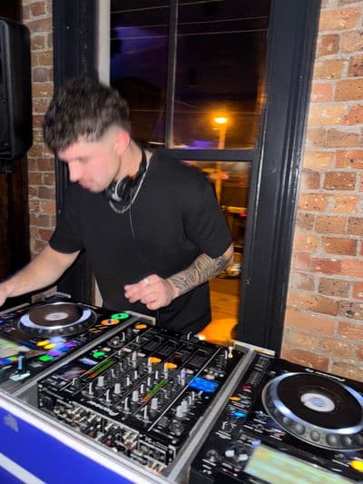 Profile image of CHATZ