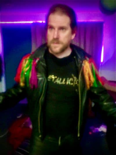 Profile image of Sit 'em down Simon